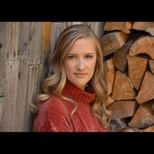 Meet your Posher, Via (virginia)